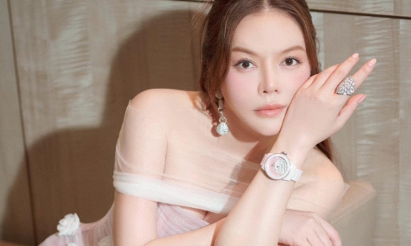 Rộ tin 8 công ty đã ngừng hoạt động và thua lỗ, Lý Nhã Kỳ chỉ đáp đúng 1 chữ