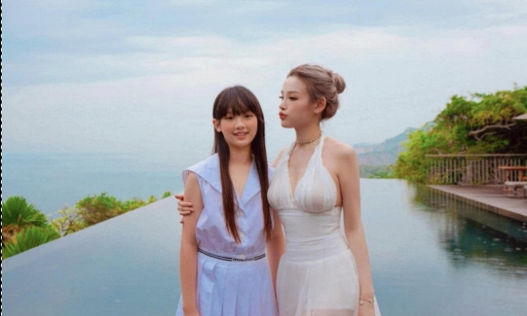 Mẹ là hot girl đời đầu, lúc nào cũng sexy, quyến rũ nhưng con gái ghét nhất 'bánh bèo', Huyền Baby đành làm điều này