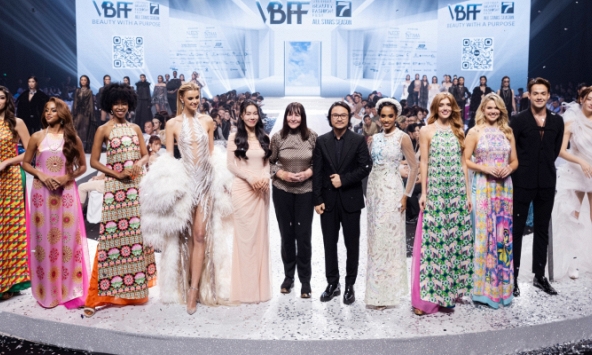 Đạo diễn Hoàng Nhật Nam khen ngợi Toni-Ann Singh: Miss World 2019 là một trong những cô gái rất giỏi và thông minh