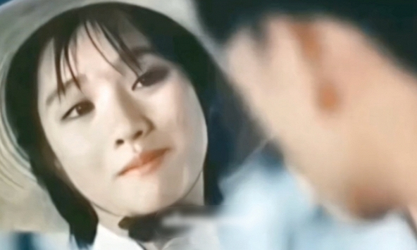 Tượng đài nhan sắc Việt chỉ hỏi 1 câu mà hút hơn 2 triệu view, visual ăn đứt dàn sao Hoa ngữ 