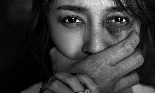 Bạo hành gia đình trong showbiz Việt: Khi ánh hào quang che mờ góc khuất