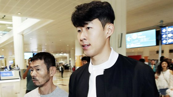'Tam tai' của Son Heung-min: Hết bị đàn em đánh gãy ngón tay, đồng đội phân biệt chủng tộc lại vạ lây vì bê bối bạo lực của bố
