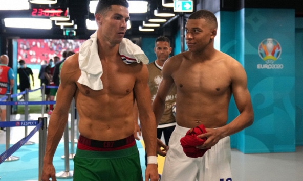 Sao tuyển Pháp Mbappe gọi Ronaldo là huyền thoại, độc nhất vô nhị nhưng lại cảnh một điều trước màn đối đầu lịch sử