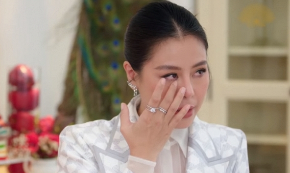 Nam Thư từng chê Lý Nhã Kỳ 'quê mùa' trong chuyện tình yêu, liền bị đàn chị 'bắt bài' đến bật khóc