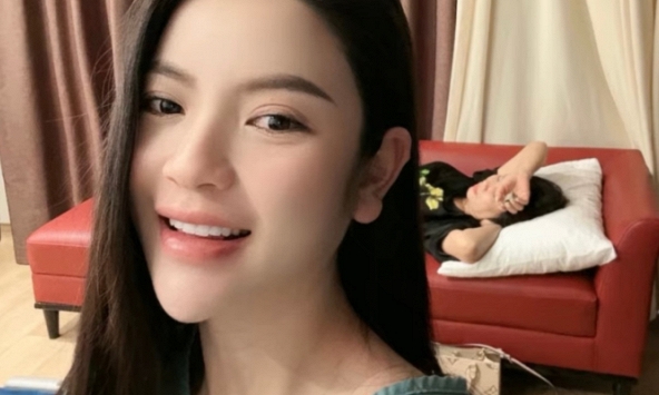 Chu Thanh Huyền sinh con, mẹ Quang Hải trực để chăm sóc con dâu