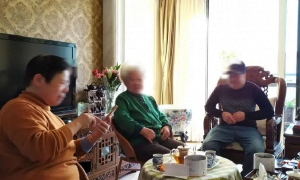 Bố chồng tôi để lại tài sản cho vợ chồng con út, con cả không được một xu, ông qua đời chưa đầy 2 tháng đã xảy ra sự việc