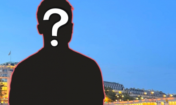 Một ngôi sao tuyển Việt Nam vừa nhận lót tay 27 tỷ, giàu nhất nhì làng bóng Việt tối về vẫn mệt bơ phờ vì trông con