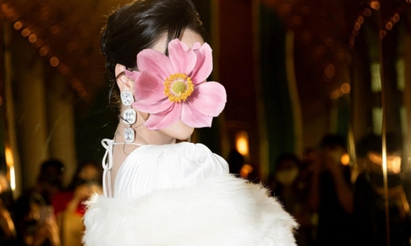 Nữ chính trong phim Việt đang gây chú ý hóa ra là phú bà giàu nhất nhì Vbiz