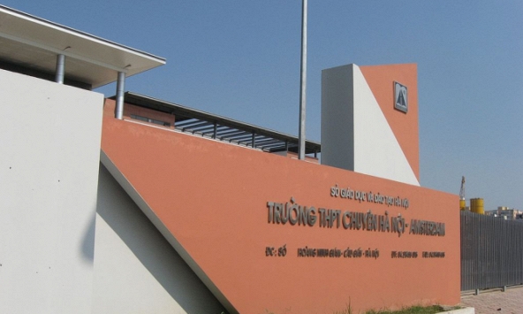 Chia sẻ 'đừng cố cho con học trường chuyên' hút tranh luận, người vỗ tay đồng tình, người chỉ ra điểm chưa hợp lý