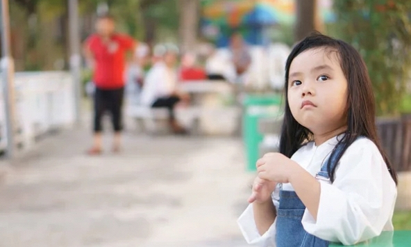 Nghiên cứu của Đại học Harvard cho thấy: Có 4 kiểu hành vi của cha mẹ khiến con ngốc nghếch, bạn mắc phải bao nhiêu?