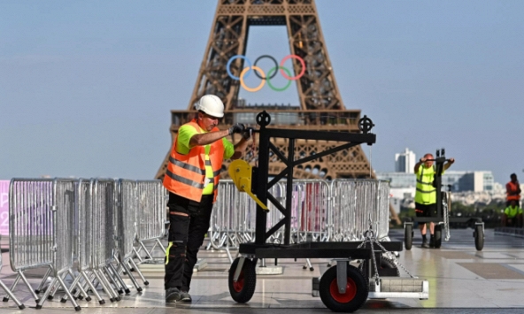 Đường phố bị “đóng cửa”, an ninh được thắt chặt tối đa trước thềm lễ khai mạc Olympic 2024