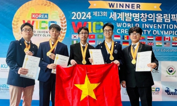 Nhóm học sinh Việt Nam đạt Huy chương Vàng Cuộc thi Olympic Phát minh và Sáng chế thế giới