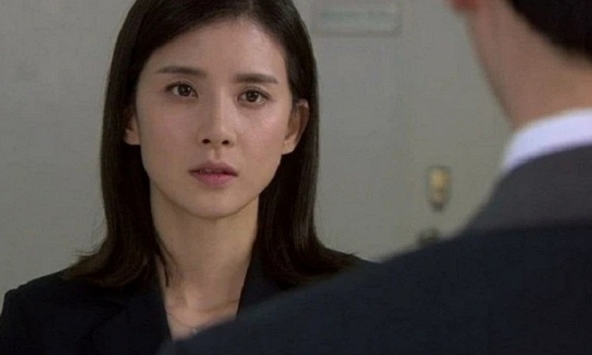 Lương hưu 12 triệu/tháng, có 1 tỷ tiết kiệm mà chỉ thấy mẹ ăn mì tôm, bóng đen xuất hiện trong đêm đã phơi bày sự thật phũ phàng