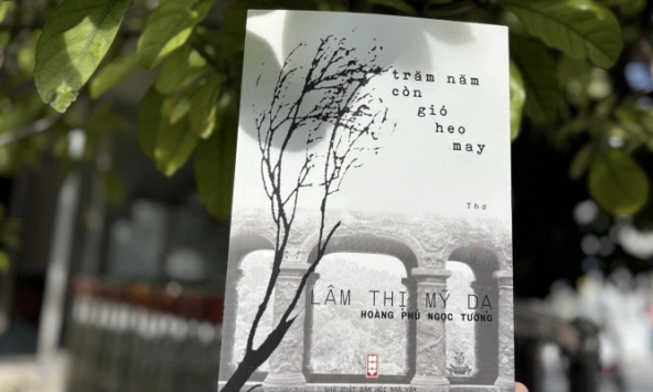 'Trăm năm còn gió heo may': Hai phong cách thơ, một giai điệu tình yêu của Hoàng Phủ Ngọc Tường và Lâm Thị Mỹ Dạ