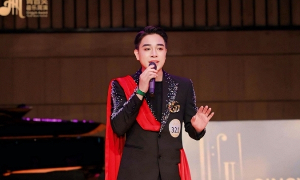Giọng ca phi giới tính Trần Tùng Anh đoạt giải Đặc biệt cuộc thi tìm kiếm tài năng âm nhạc trẻ tại Trung Quốc