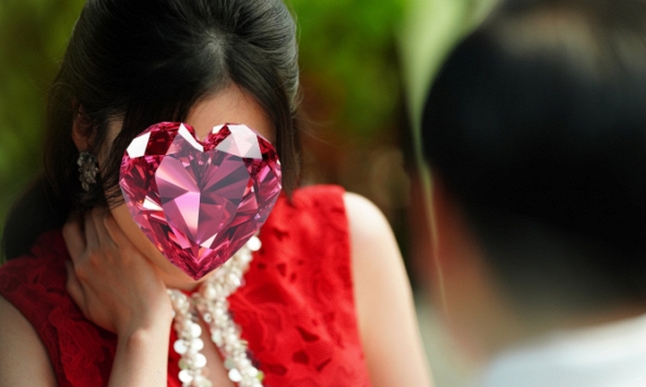 Phim Việt có cô dâu giàu nứt vách, gia thế đời thực đỉnh thế nào?