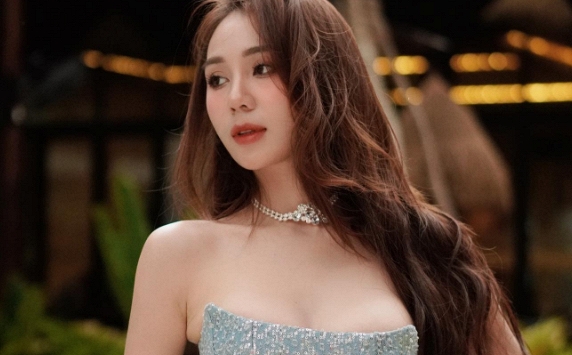 Á hậu 9X lên tiếng tin là người thứ 3, hám fame