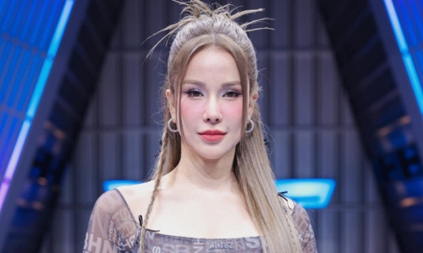 Hành động của Diệp Lâm Anh khi chồng cũ xuất hiện tại cuộc thi hoa hậu khiến netizen thốt lên: 'Dí ác luôn'