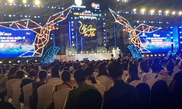 Bế mạc Lễ hội Vịnh Ánh sáng Quốc tế Nha Trang 2024 - Tỉnh Khánh Hòa xác lập hai kỷ lục Guinness thế giới