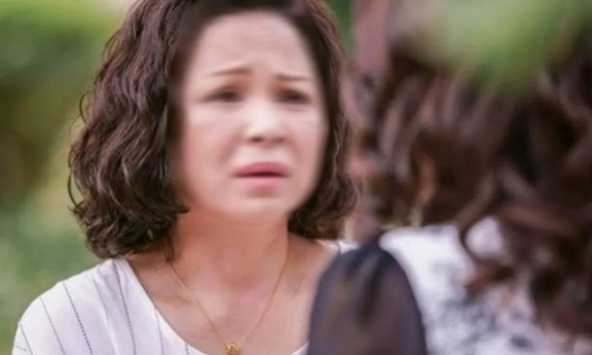 Sau 1 tuần nằm viện, cô chồng vội mang hành lý sang nhà tôi ở để né tránh con trai, nhưng anh ta vẫn đến tìm để đòi một thứ