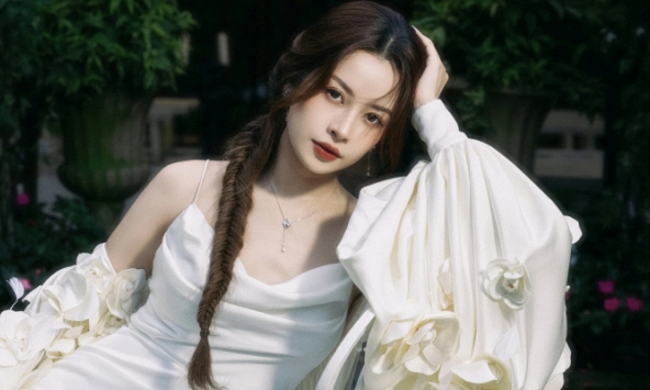 Bùng nổ tranh cãi phát ngôn 'muốn biểu diễn tại Coachella' của Chi Pu 