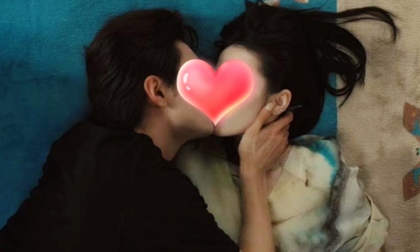 Cặp đôi Hoa ngữ hôn nhau ngọt lịm gây sốt, hai cực phẩm nhan sắc khiến netizen mê mệt