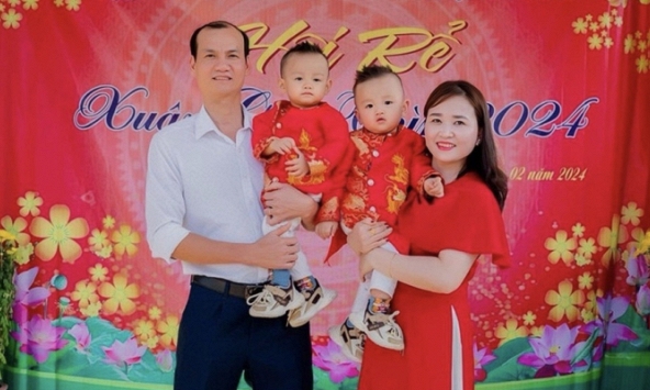 'Làm mẹ' hàng nghìn em nhỏ nhưng hơn 1 thập kỷ mới có con của riêng mình