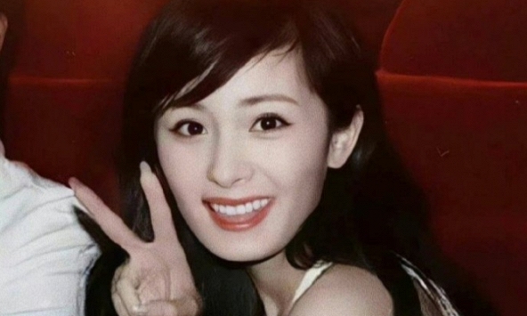 Mỹ nhân bị 'chê' học dốt vì cả họ 3 đời học quá giỏi