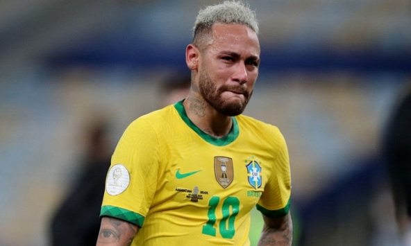 Sao bóng đá “hết thời” ở tuổi 32: Lương 2.700 tỷ nhưng cả năm không đá trận nào, bạn gái chia tay gấp vì quá chán nản