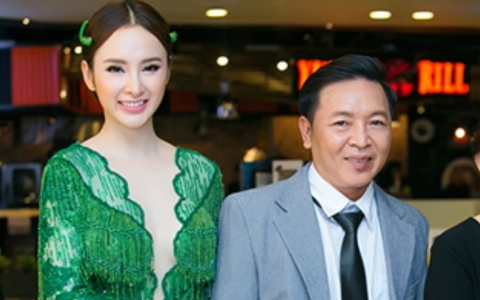 Hậu scandal lộng ngôn, Angela Phương Trinh đến gặp bố trong đêm