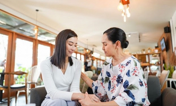 Bí mật trong túi gấm đỏ: Điều gì khiến người con dâu giật mình?