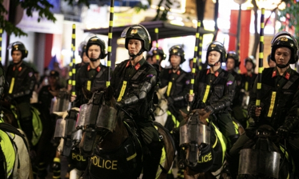 Ảnh, clip: Diễu hành kỵ binh hoành tráng trên phố đi bộ Nguyễn Huệ, hàng ngàn người trầm trồ