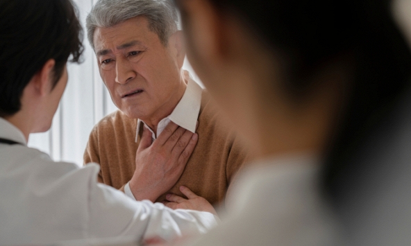 Lúc hấp hối, dượng trăng trối một điều khiến các em giận dữ còn tôi hối hận tột cùng