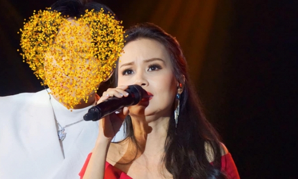 Cẩm Ly xuất hiện cùng người này giữa ồn ào bị đoàn phim 'Ma da' cắt vai