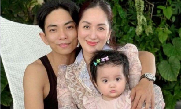 “Cây hút fan” nhà Khánh Thi – Phan Hiển thu hút gần 100 nghìn lượt yêu thích, đáng yêu như này bảo sao lu mờ cả bố mẹ nổi tiếng