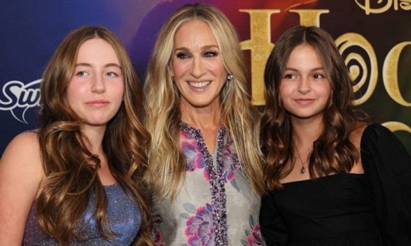 Mỹ nhân 'Sex and the City' thú nhận về nỗi ám ảnh khi nuôi 2 con gái