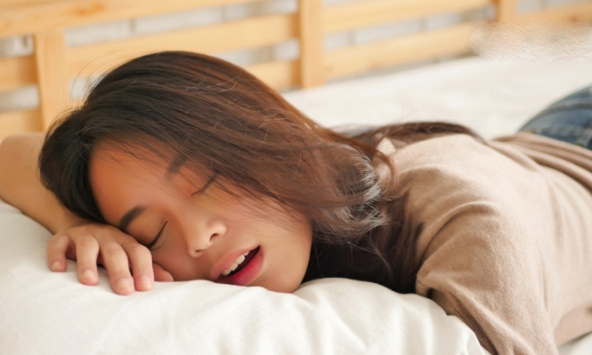 Chảy nước dãi khi ngủ có bình thường không? Nếu chảy theo 4 kiểu này thì gặp bác sĩ nhanh còn kịp