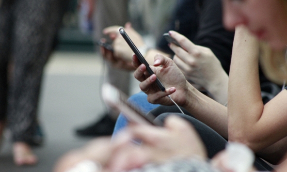 Những bài đăng trên mạng xã hội thể hiện EQ thấp của cha mẹ, đặc biệt là kiểu thứ 3