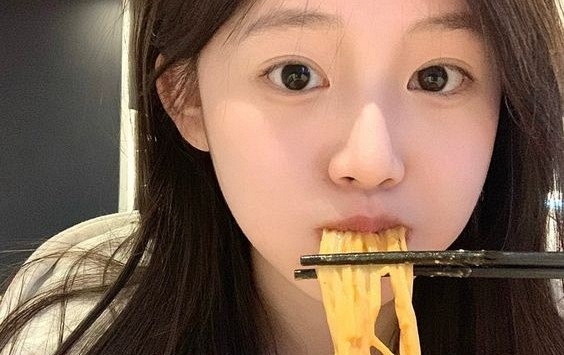 5 thói quen ăn uống không liên quan đến thực phẩm nhưng sớm muộn gì bệnh dạ dày, tiểu đường, ung thư cũng ghé thăm