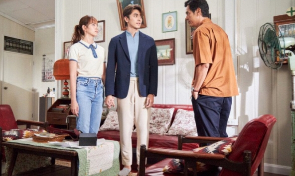 Biết vợ có mảnh đất, chồng tôi đòi bán để mua ô tô nhưng khi nghe câu hỏi của bố vợ thì anh tái mặt, bỏ ngay ý định