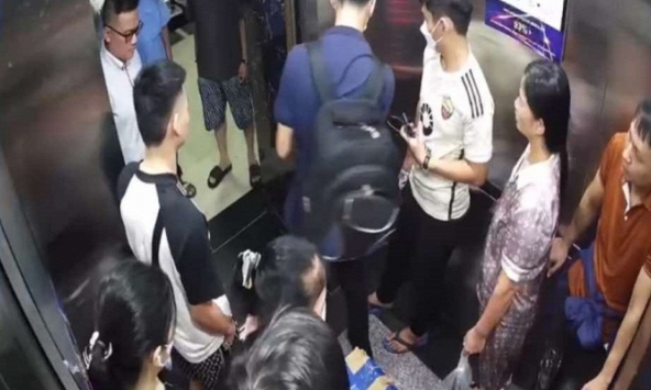 Vụ thang máy chung cư HH2C Linh Đàm: Nhân viên kỹ thuật sơ ý bấm vào nút sự cố cứu hỏa cấp 2