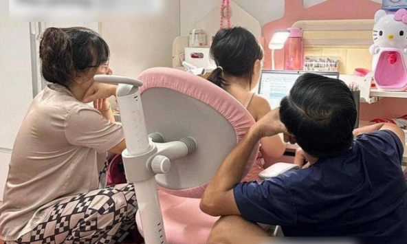 Bức ảnh học sinh lớp 1 trông cực kỳ bình thường nhưng lại 'gây sốt': Đọc chức danh phụ huynh ai nấy không nhịn được cười