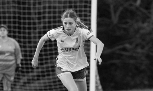 Nữ cầu thủ 19 tuổi bất ngờ qua đời trong lúc ngủ, sau 1 tháng nguyên nhân tử vong vẫn là bí ẩn