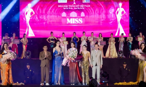 Chung kết Miss Cosmetic Vietnam: Lần hiếm hoi một cuộc thi có cả danh hiệu hoa hậu và nữ hoàng 
