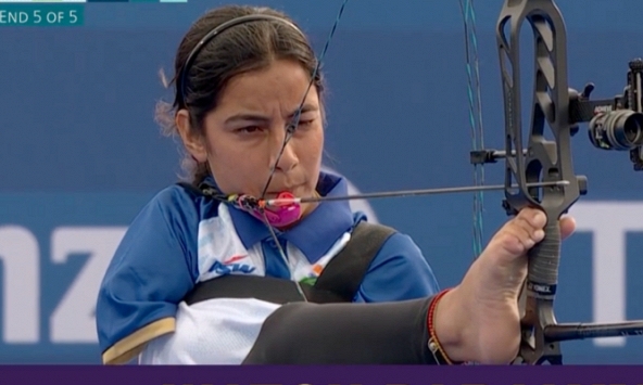 Nữ cung thủ bắn bảy điểm 10 bằng chân tại Paralympic khiến tất cả phải ngả mũ thán phục 