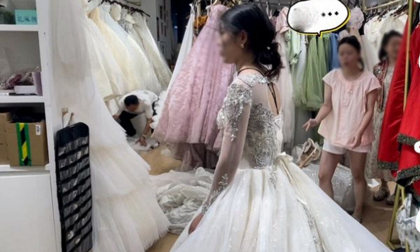 Cô gái phải bồi thường 7 triệu đồng sau khi thử váy cưới, bác sĩ đã vào cuộc