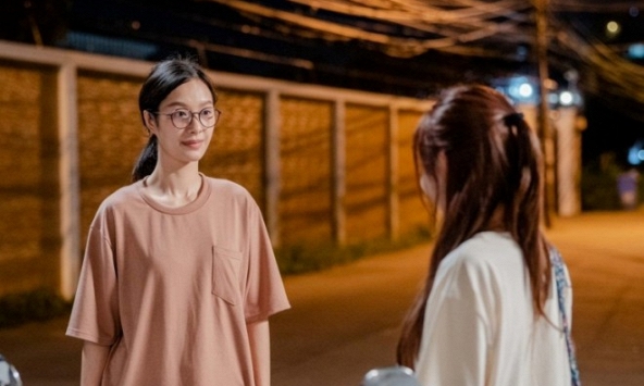 Tôi vừa đến hỏi vay tiền, chị dâu đã vội vã lấy trả 400 triệu mà chồng tôi âm thầm chu cấp cho các cháu suốt 5 năm