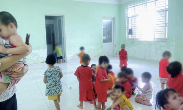 Các bé bị bạo hành ở Mái ấm Hoa Hồng đã có cuộc sống mới, nhìn bữa ăn cũng đủ ấm lòng!