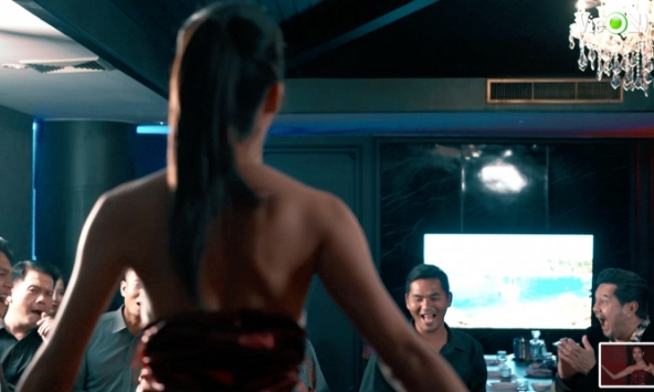 'Thiên sứ tội lỗi': Baifern Pimchanok 'đứng hình' trước cảnh nhảy thoát y táo bạo