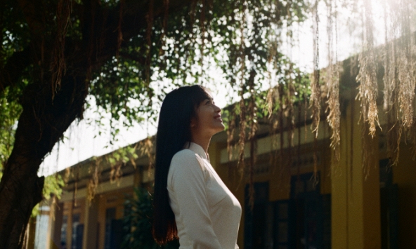 Bồi hồi nhớ về ngày tựu trường tươi đẹp với bộ ảnh trong trẻo qua ống kính của nữ chính 'Ngày Xưa Có Một Chuyện Tình'   